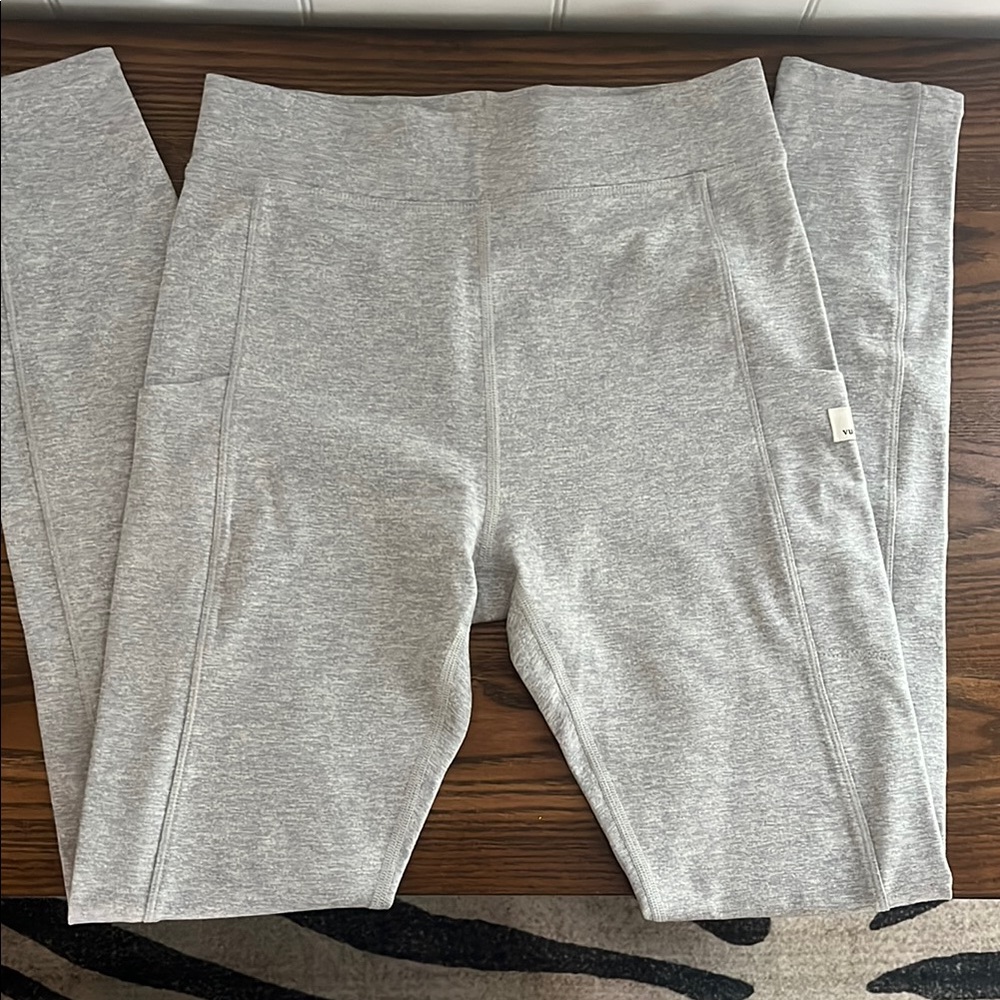 Vuori Granite Pocket Legging. Heather Gray. Small